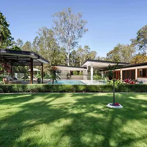 Nature Paradise New Acreage 4 Bedroom House Guest house